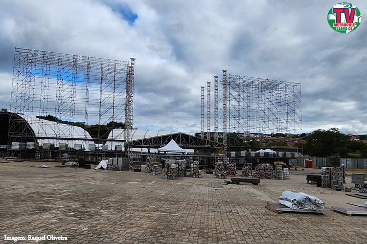 Megaestrutura do festival ExpoCrato já dá sinal que o evento se aproxima